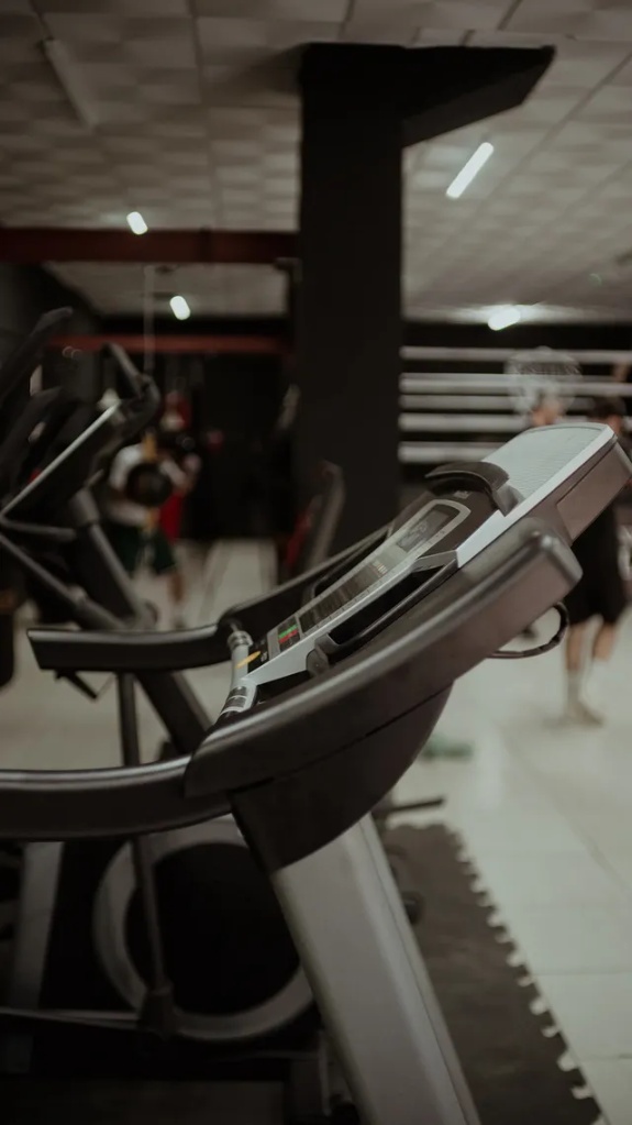 Zona de cardio y acondicionamiento